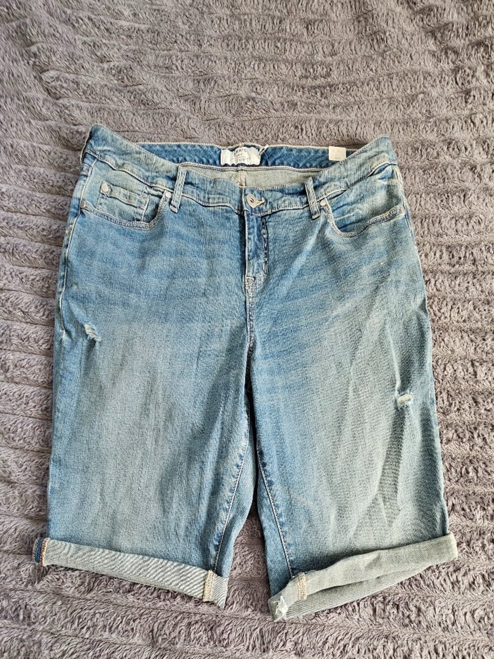 Torrid Size 18 Light Wash Denim Bermuda Shorts Cuffed NWT